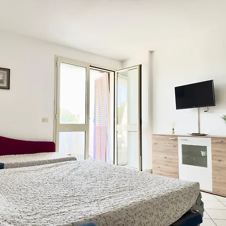 Raffaello 305, 3 Posti, Terrazzo, Free Park, Ricarica Auto Elettrica Apartamento *